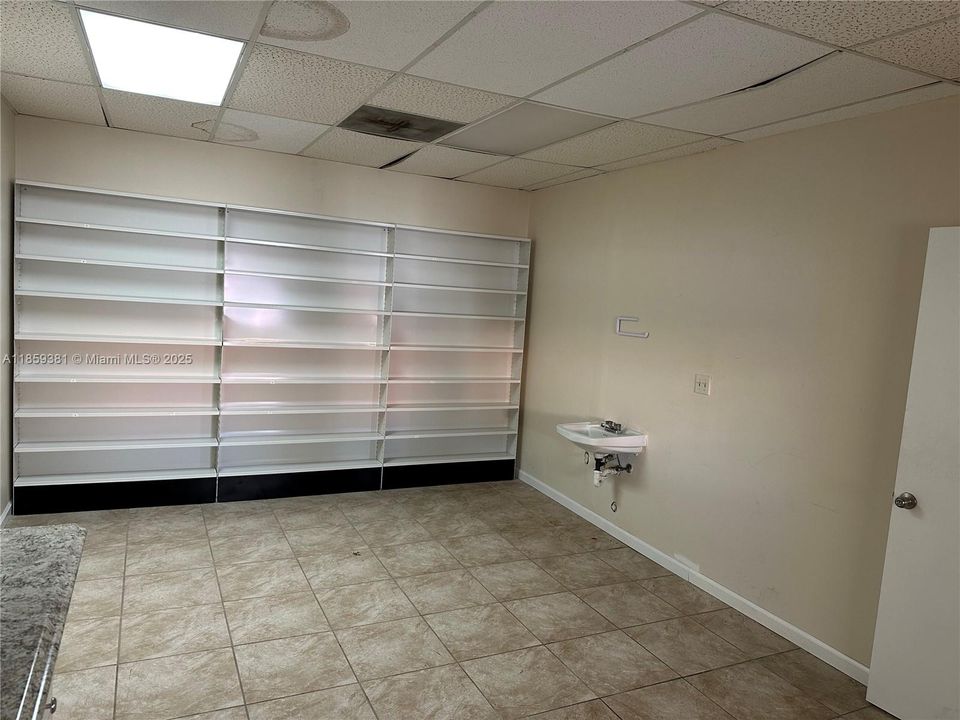 出租: $33 (0 贝兹, 0 浴室, 0 平方英尺)