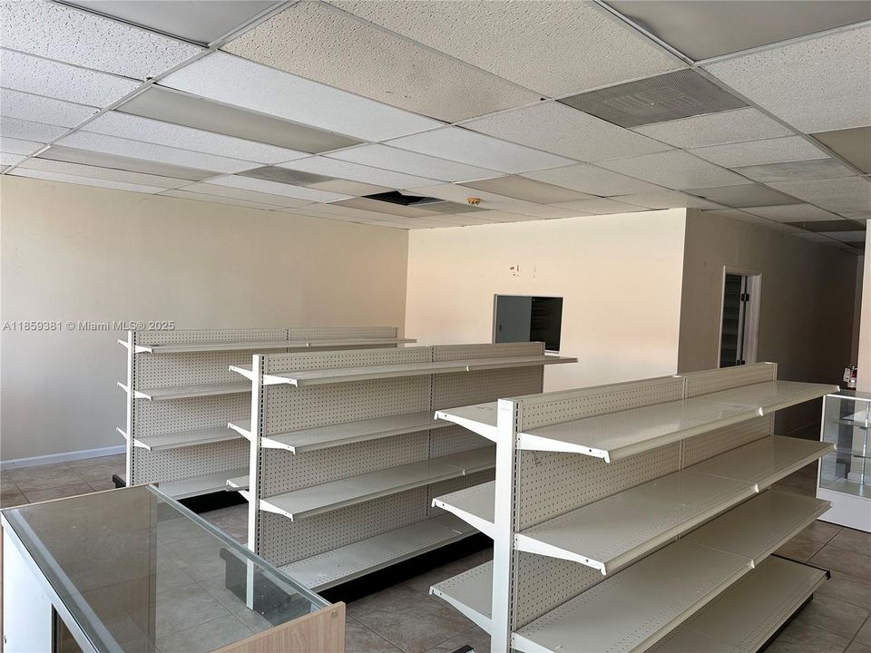 出租: $33 (0 贝兹, 0 浴室, 0 平方英尺)