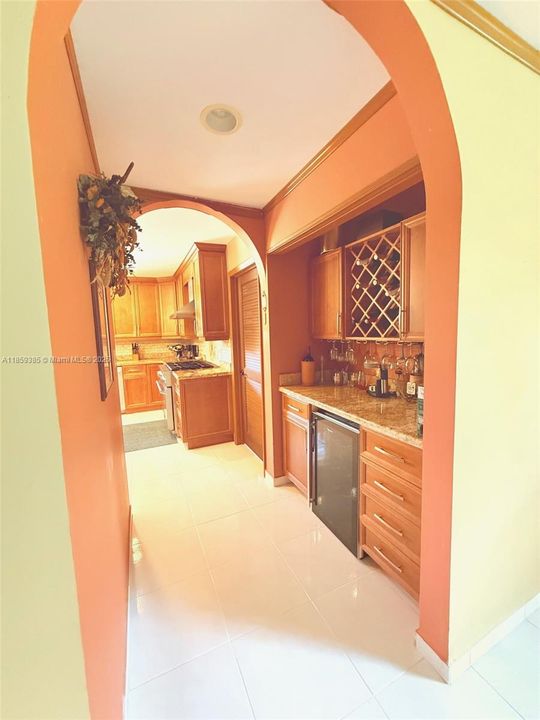 Recently Sold: $2,190,000 (5 beds, 3 baths, 4641 Square Feet)