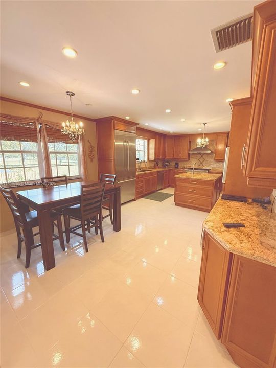 Recently Sold: $2,190,000 (5 beds, 3 baths, 4641 Square Feet)