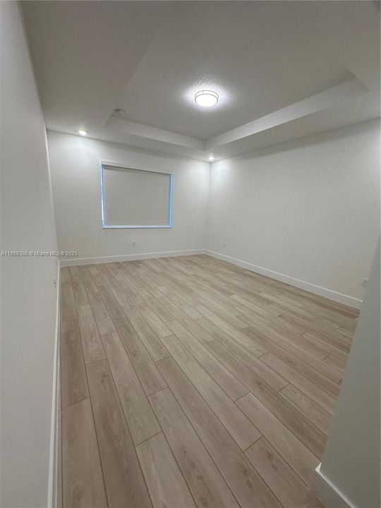 合同活跃: $6,250 (3 贝兹, 2 浴室, 2382 平方英尺)