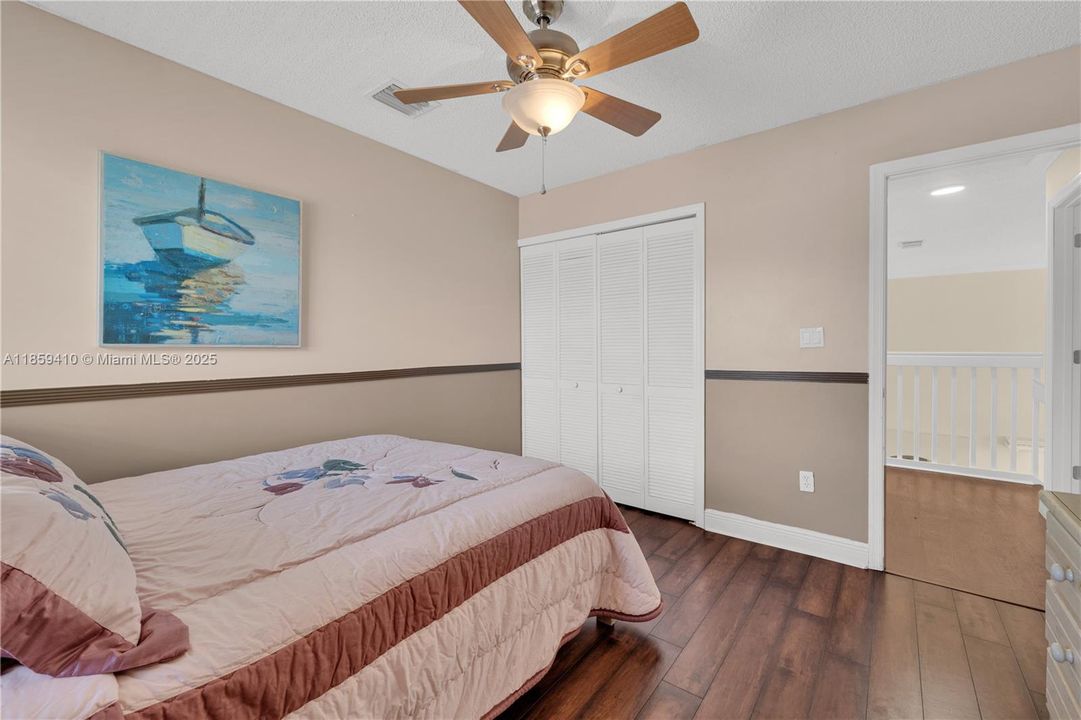 合同活跃: $860,000 (5 贝兹, 3 浴室, 2871 平方英尺)