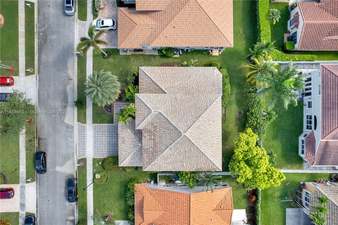 合同活跃: $860,000 (5 贝兹, 3 浴室, 2871 平方英尺)