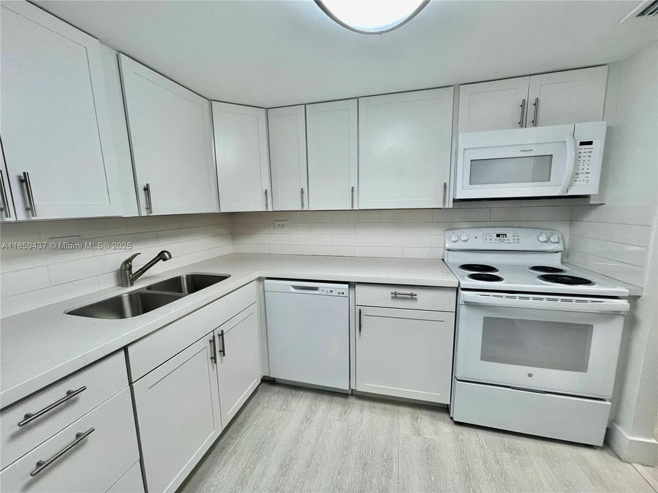 Recientemente alquilado: $1,650 (1 camas, 1 baños, 780 Pies cuadrados)