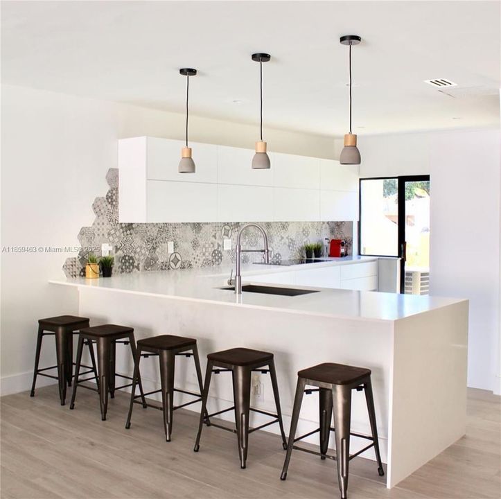 Recently Rented: $5,480 (3 beds, 2 baths, 1610 Square Feet)