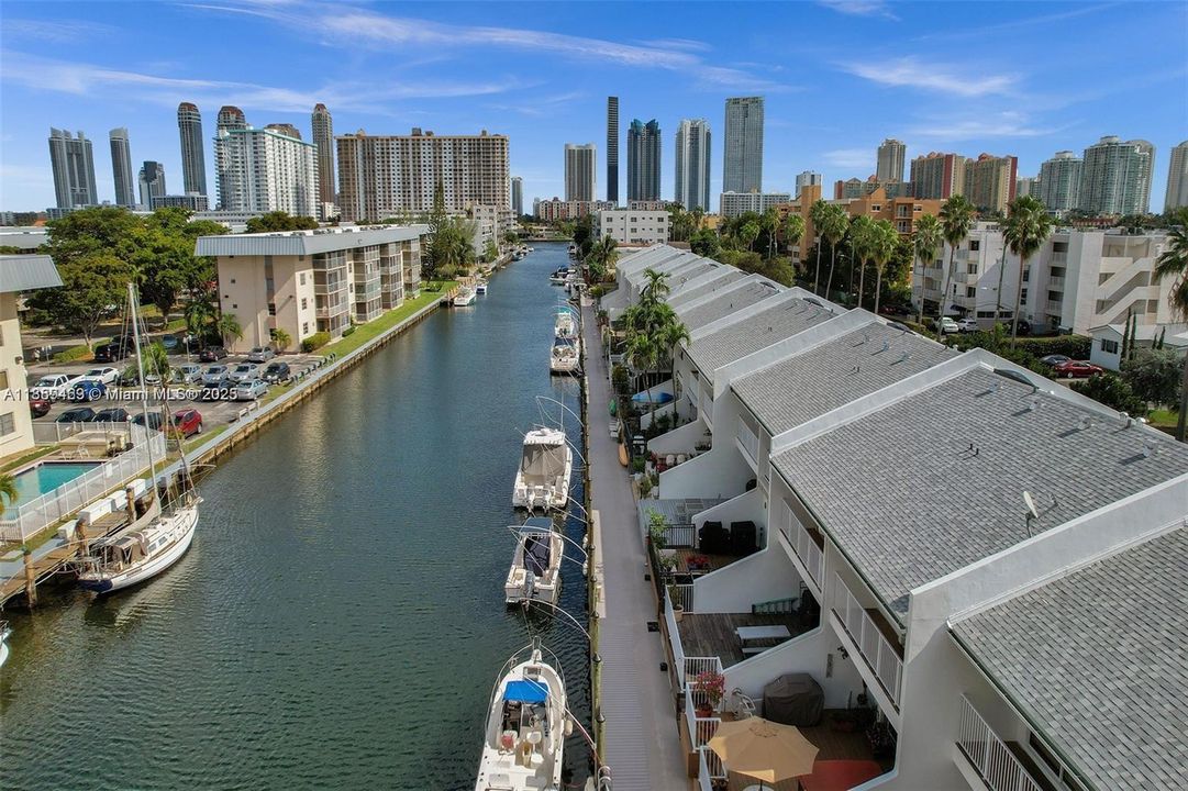 Recently Rented: $5,480 (3 beds, 2 baths, 1610 Square Feet)