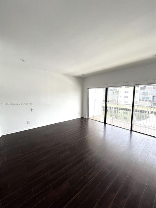 Recently Rented: $5,480 (3 beds, 2 baths, 1610 Square Feet)