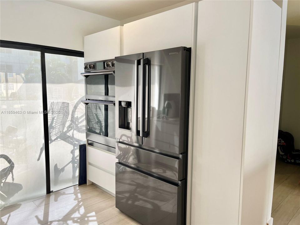 Recently Rented: $5,480 (3 beds, 2 baths, 1610 Square Feet)