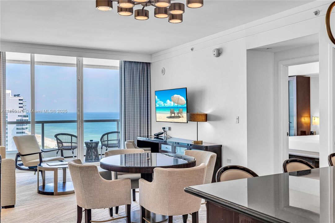 For Sale: $2,990,000 (2 beds, 2 baths, 1502 Square Feet)