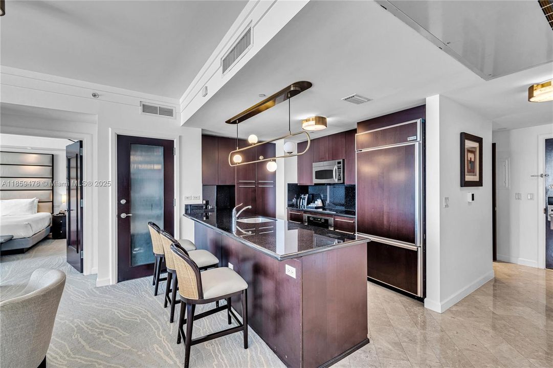 For Sale: $2,990,000 (2 beds, 2 baths, 1502 Square Feet)