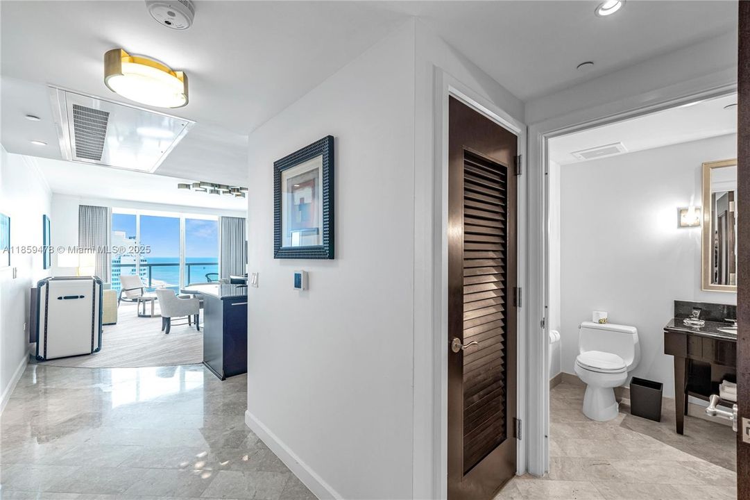 For Sale: $2,990,000 (2 beds, 2 baths, 1502 Square Feet)