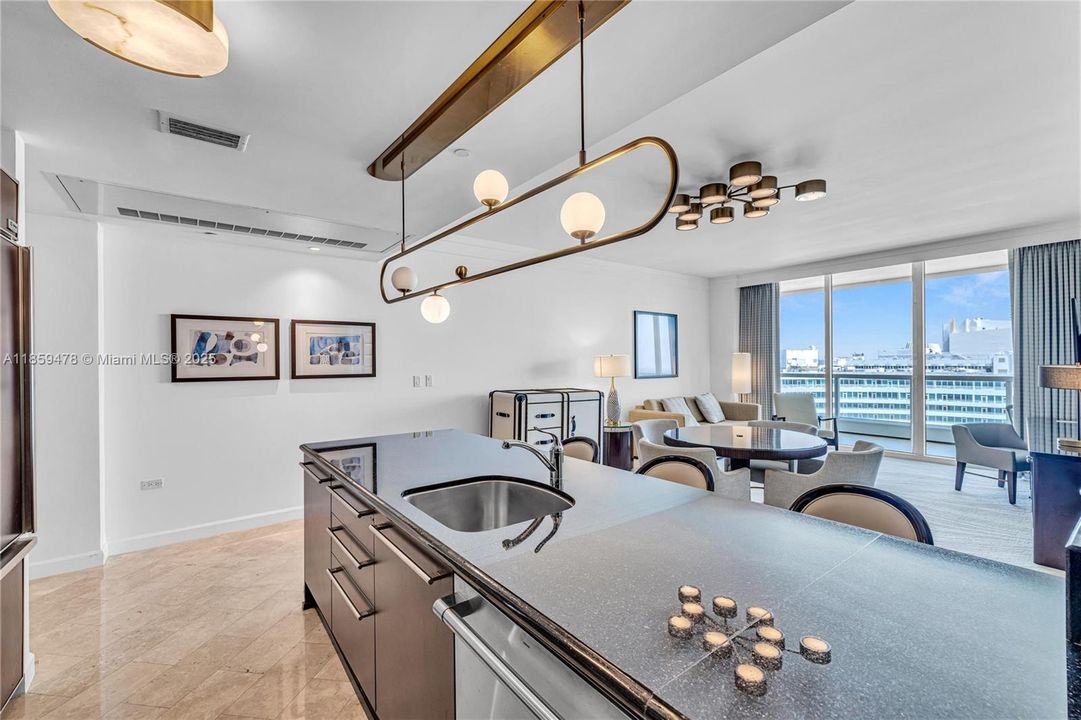 For Sale: $2,990,000 (2 beds, 2 baths, 1502 Square Feet)