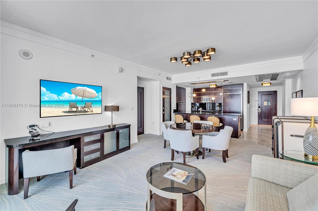 For Sale: $2,990,000 (2 beds, 2 baths, 1502 Square Feet)