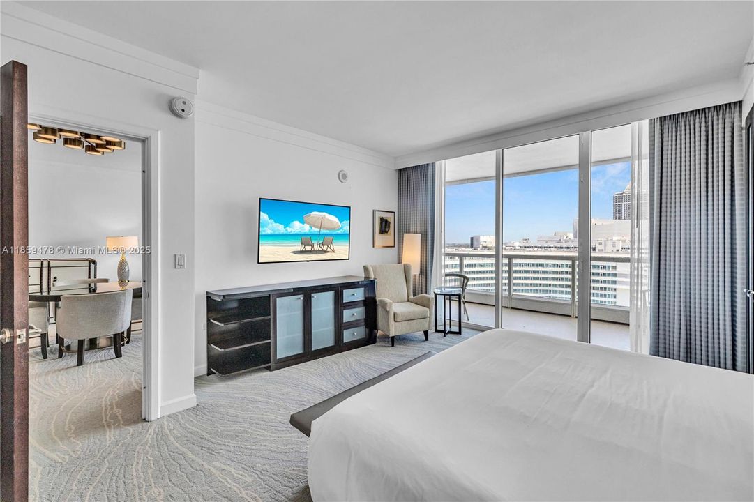 For Sale: $2,990,000 (2 beds, 2 baths, 1502 Square Feet)