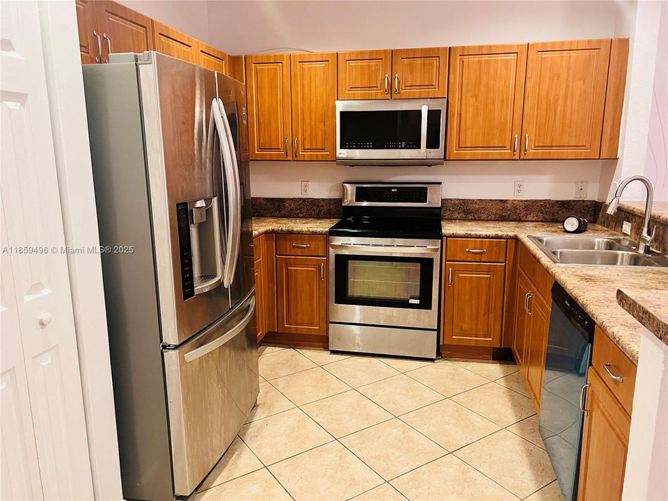 待售: $430,000 (3 贝兹, 2 浴室, 1423 平方英尺)