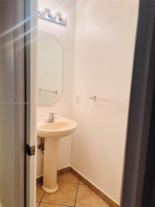 待售: $430,000 (3 贝兹, 2 浴室, 1423 平方英尺)