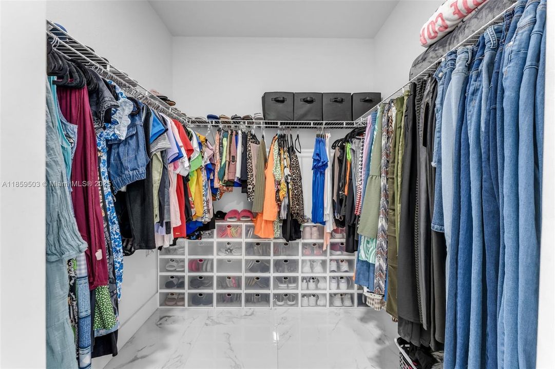 Под контрактом: $980,000 (5 спален, 4 ванн, 2838 Квадратных фут)