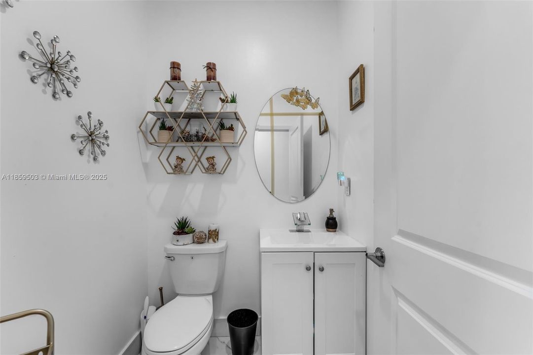 Под контрактом: $980,000 (5 спален, 4 ванн, 2838 Квадратных фут)