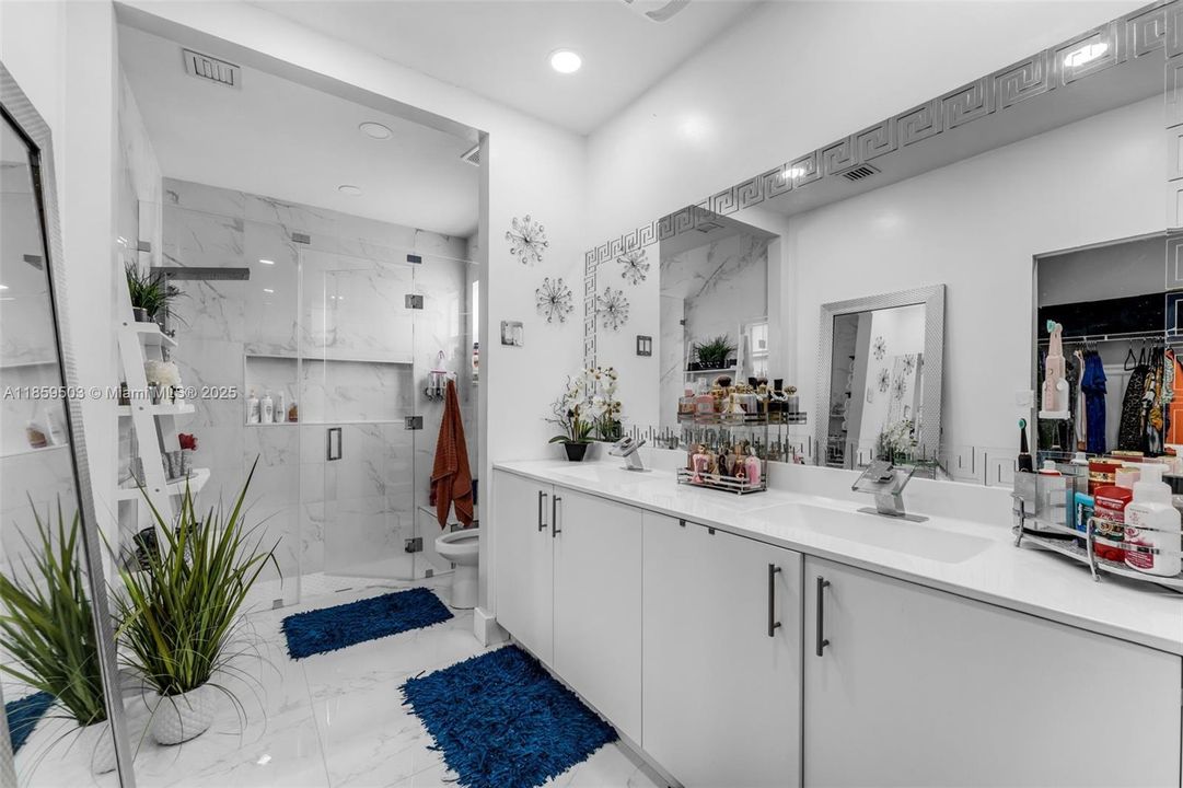 Под контрактом: $980,000 (5 спален, 4 ванн, 2838 Квадратных фут)