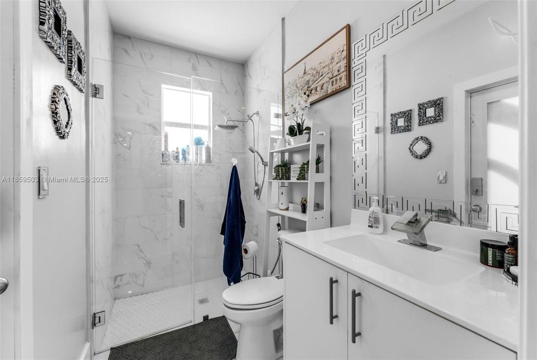 Под контрактом: $980,000 (5 спален, 4 ванн, 2838 Квадратных фут)