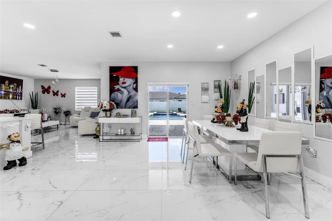 Под контрактом: $980,000 (5 спален, 4 ванн, 2838 Квадратных фут)