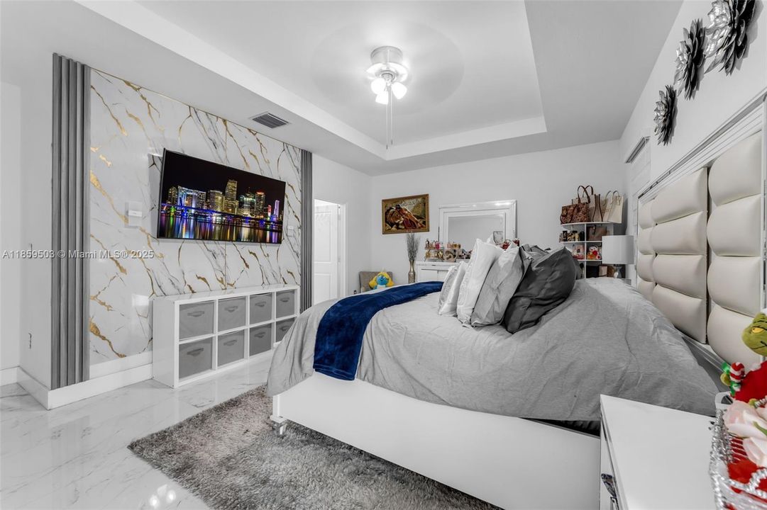 Под контрактом: $980,000 (5 спален, 4 ванн, 2838 Квадратных фут)