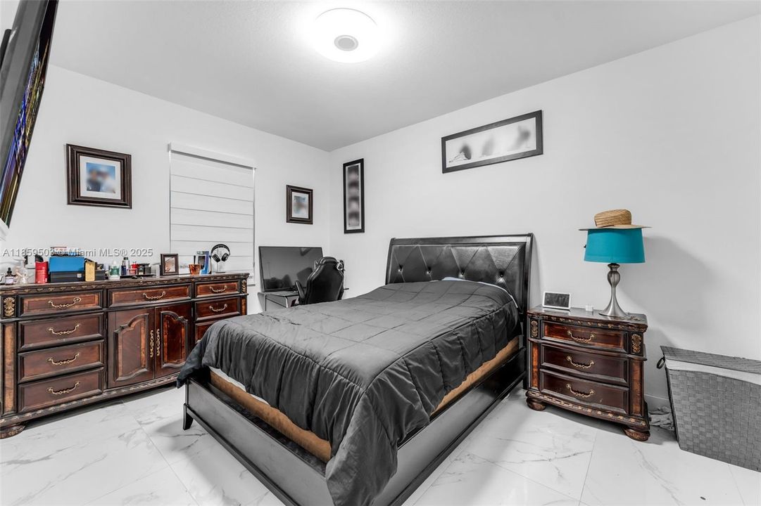 Под контрактом: $980,000 (5 спален, 4 ванн, 2838 Квадратных фут)