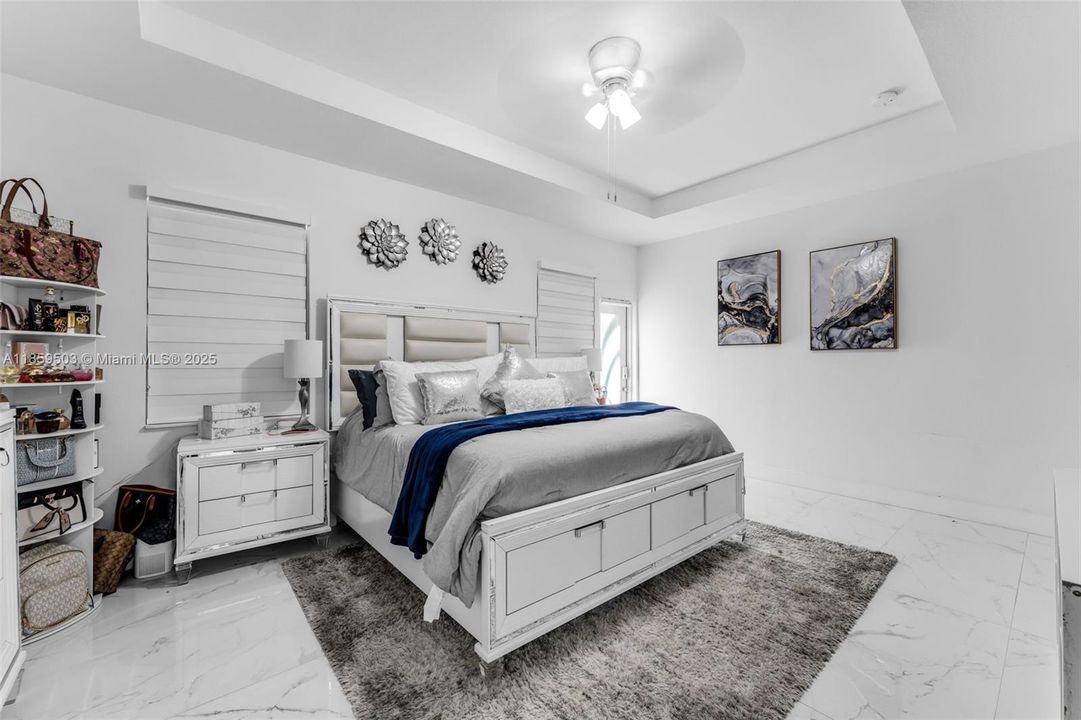 Под контрактом: $980,000 (5 спален, 4 ванн, 2838 Квадратных фут)