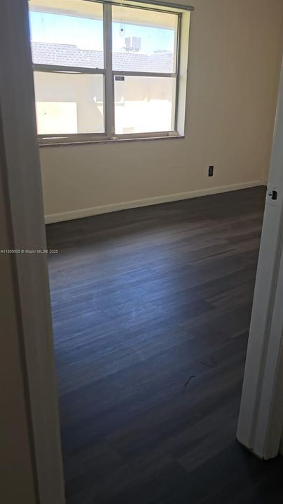 For Sale: $225,000 (2 beds, 1 baths, 1102 Square Feet)