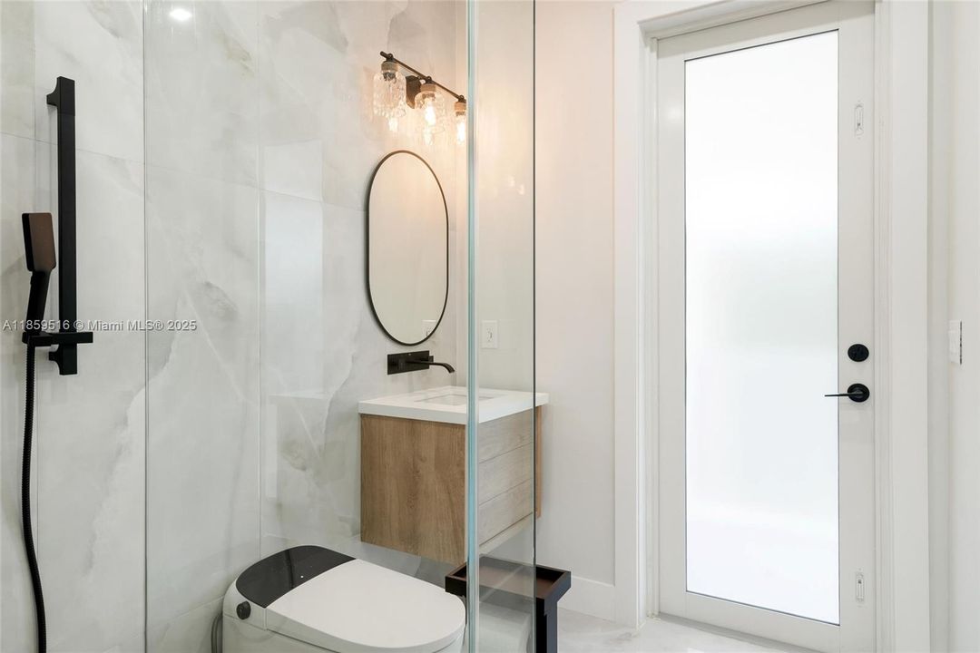 На продажу: $2,451,000 (4 спален, 4 ванн, 0 Квадратных фут)