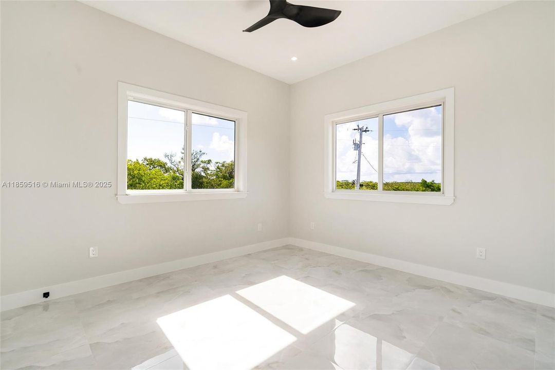 На продажу: $2,451,000 (4 спален, 4 ванн, 0 Квадратных фут)