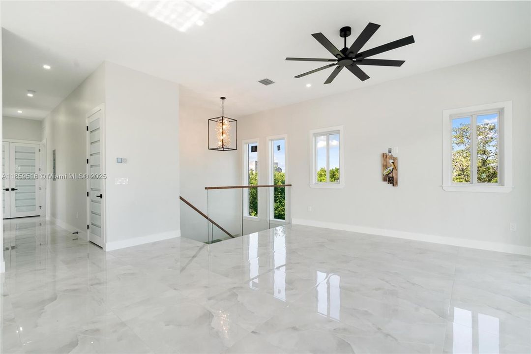 На продажу: $2,451,000 (4 спален, 4 ванн, 0 Квадратных фут)