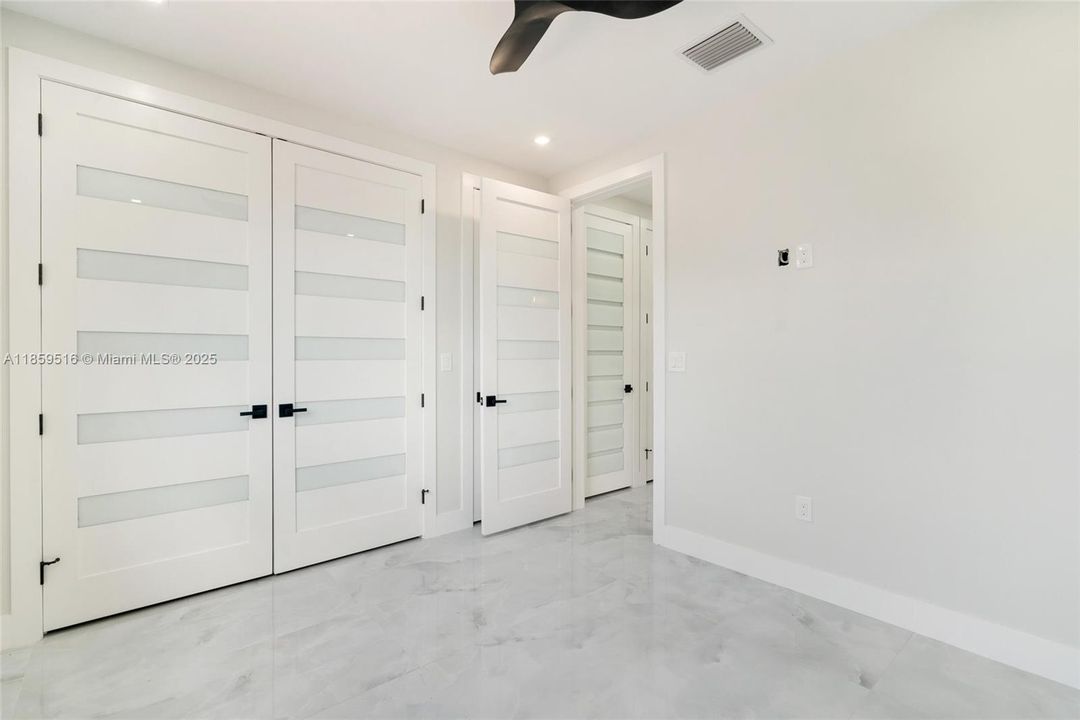 На продажу: $2,451,000 (4 спален, 4 ванн, 0 Квадратных фут)