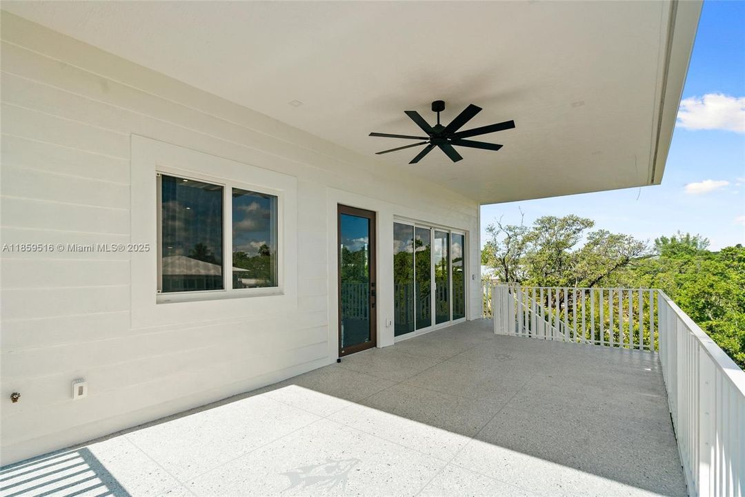 На продажу: $2,451,000 (4 спален, 4 ванн, 0 Квадратных фут)