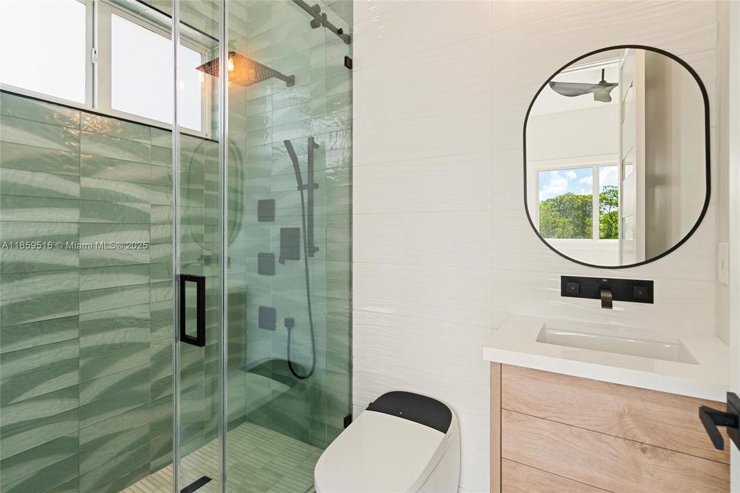 На продажу: $2,451,000 (4 спален, 4 ванн, 0 Квадратных фут)