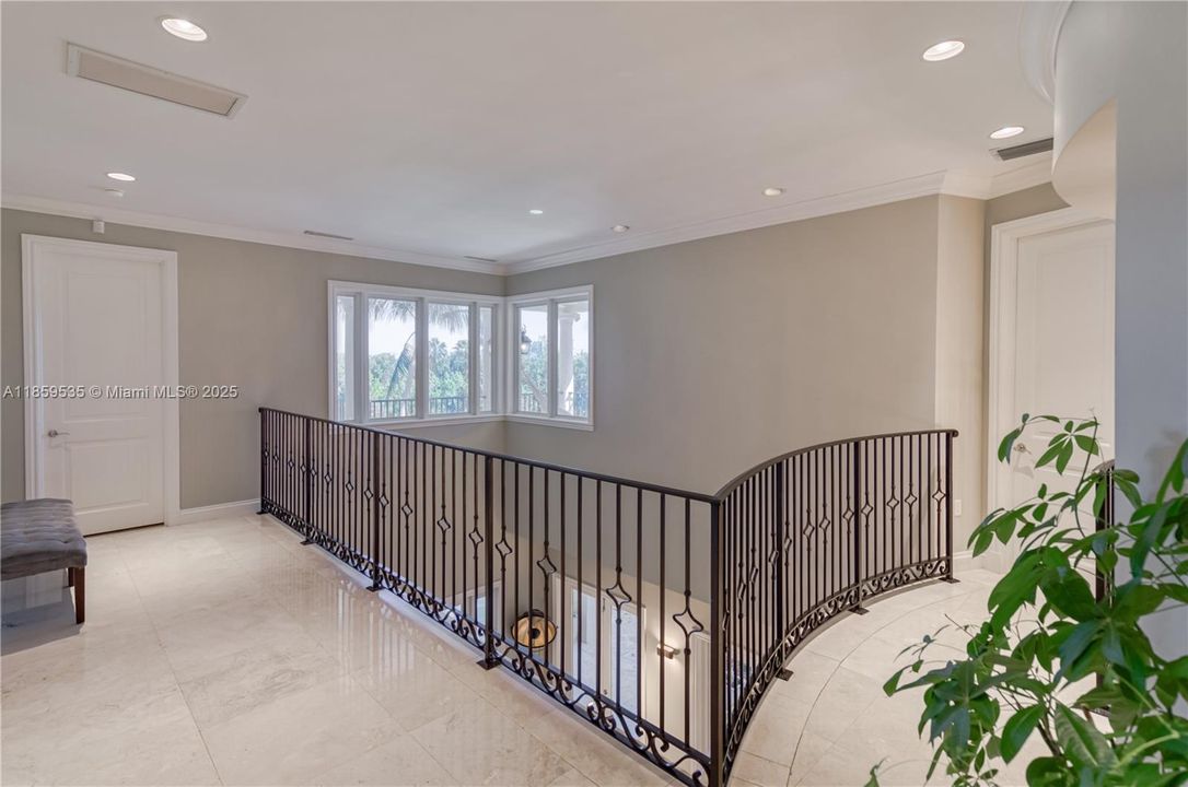 待售: $4,500,000 (5 贝兹, 5 浴室, 5438 平方英尺)