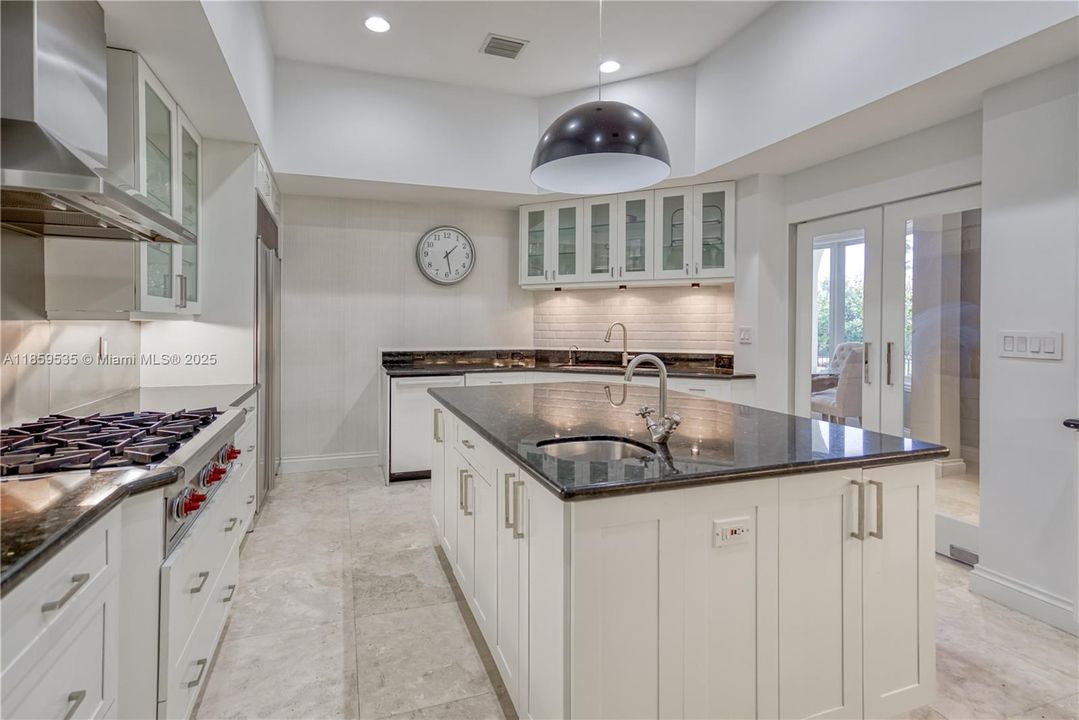 待售: $4,500,000 (5 贝兹, 5 浴室, 5438 平方英尺)