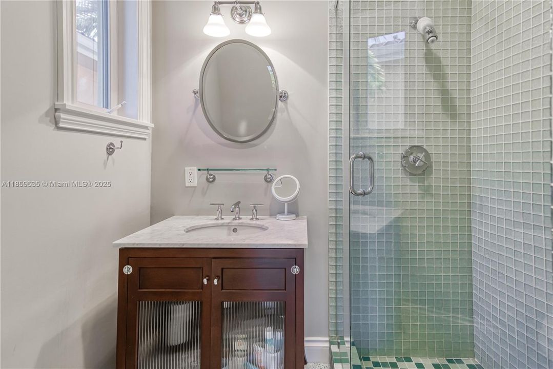 待售: $4,500,000 (5 贝兹, 5 浴室, 5438 平方英尺)