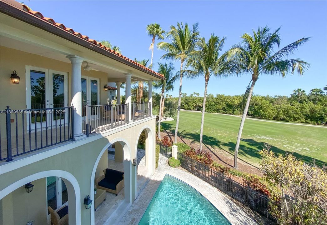 待售: $4,500,000 (5 贝兹, 5 浴室, 5438 平方英尺)