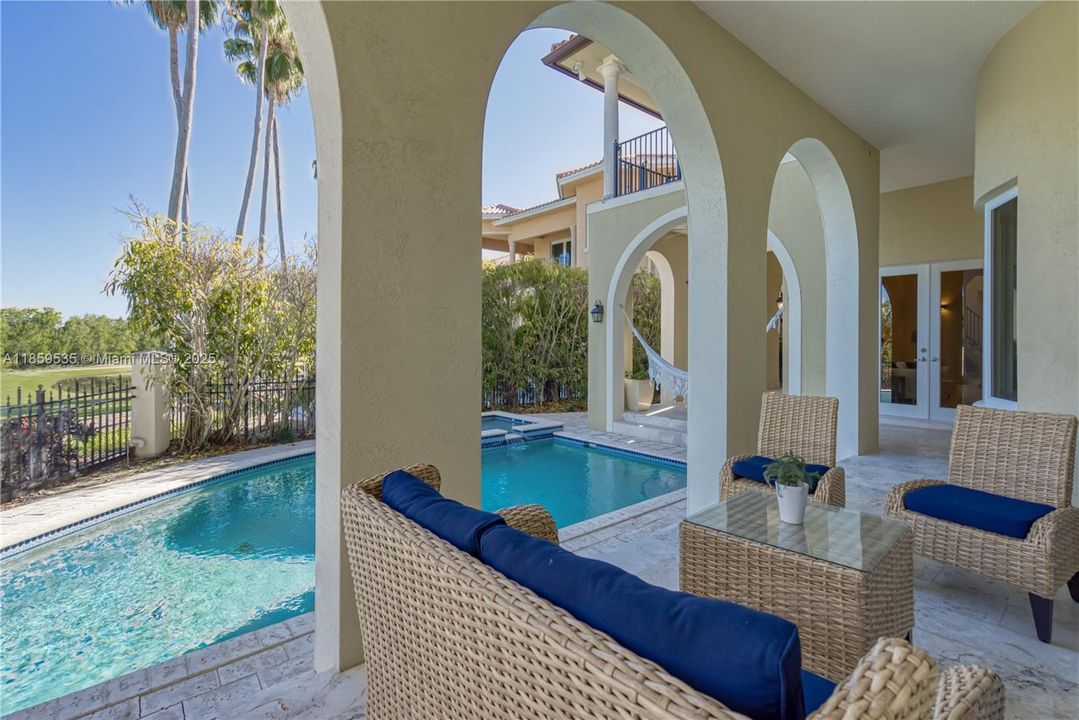 待售: $4,500,000 (5 贝兹, 5 浴室, 5438 平方英尺)