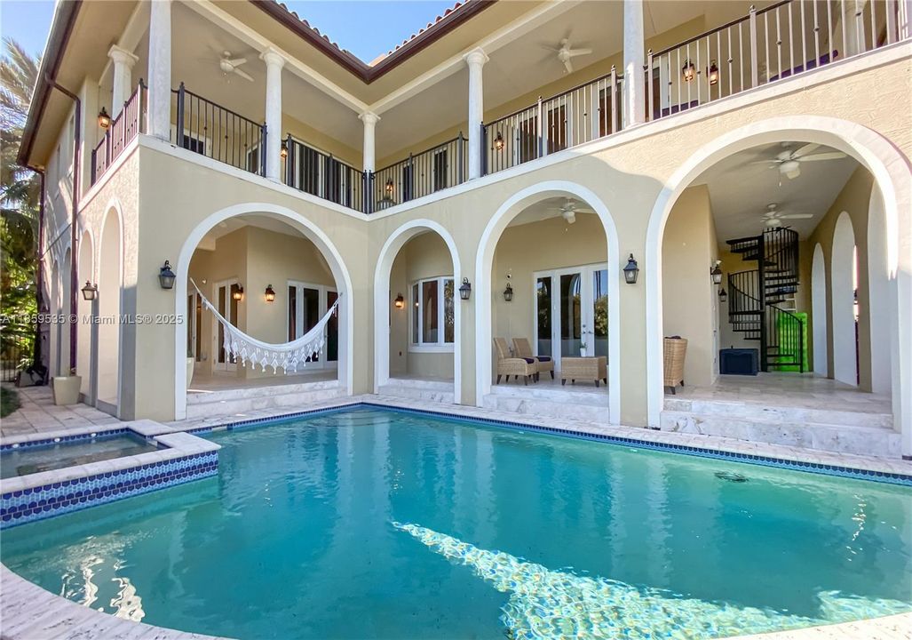 待售: $4,500,000 (5 贝兹, 5 浴室, 5438 平方英尺)