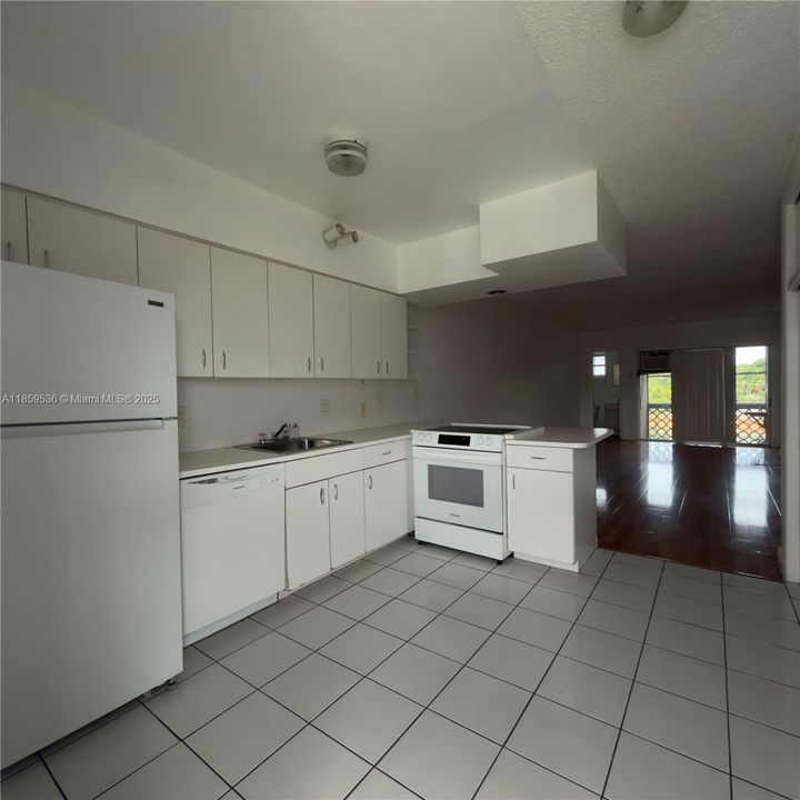 Recientemente alquilado: $1,800 (1 camas, 2 baños, 565 Pies cuadrados)