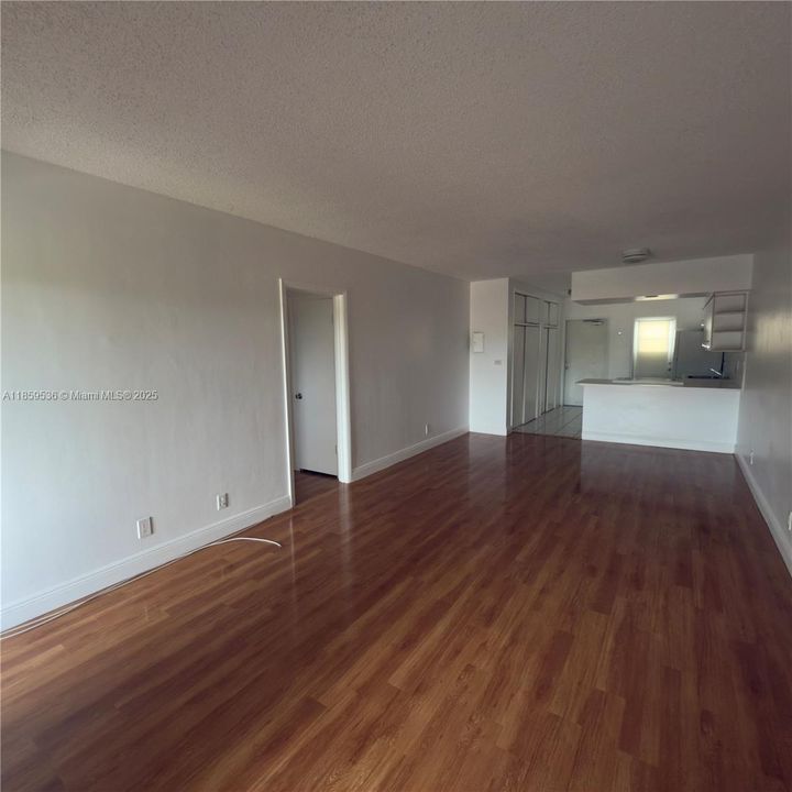 Recientemente alquilado: $1,800 (1 camas, 2 baños, 565 Pies cuadrados)