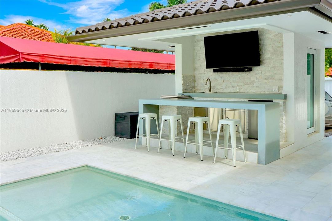 Outdoor Recreation Area and Cabana with half Bathroom