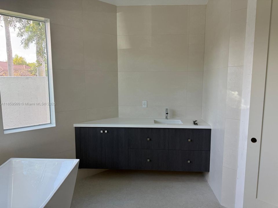 For Sale: $2,450,000 (5 beds, 3 baths, 3636 Square Feet)