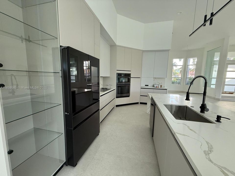 For Sale: $2,450,000 (5 beds, 3 baths, 3636 Square Feet)