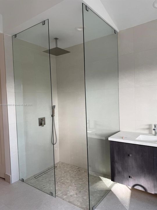 For Sale: $2,450,000 (5 beds, 3 baths, 3636 Square Feet)