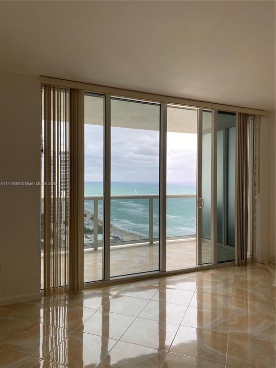 Recently Sold: $599,990 (1 beds, 1 baths, 844 Square Feet)