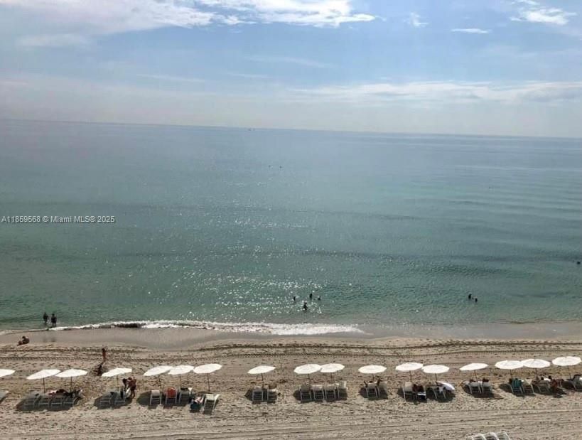 Recently Sold: $599,990 (1 beds, 1 baths, 844 Square Feet)