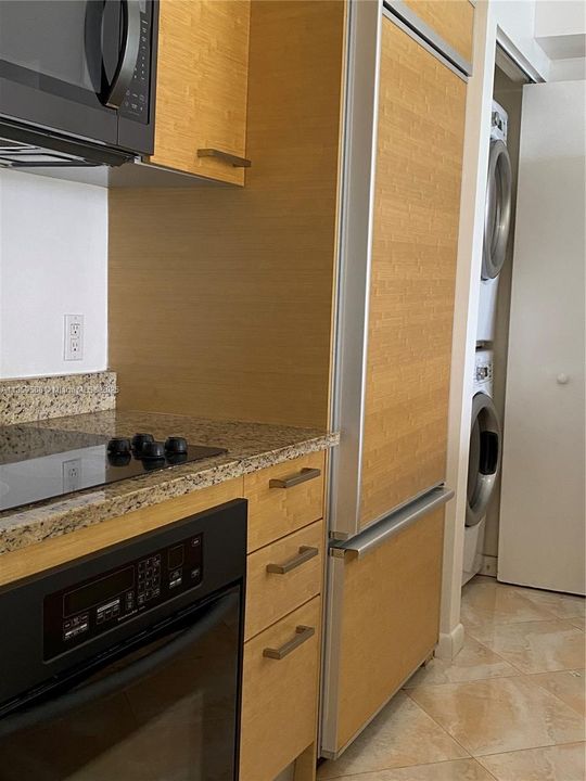 Recently Sold: $599,990 (1 beds, 1 baths, 844 Square Feet)